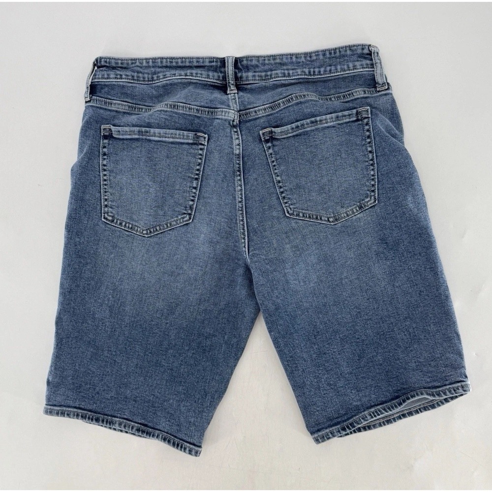 GAP Women's Bermuda Jean Shorts Size 12/31, Normcore, Minimalist, 90's Vibe‎ - Picture 2 of 8